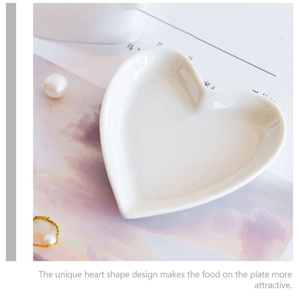 2Pcs White Serving Tray Ceramic Snack Plates Food Dish Heart Shaped Ceramics Tableware Snack Dessert Dining Table